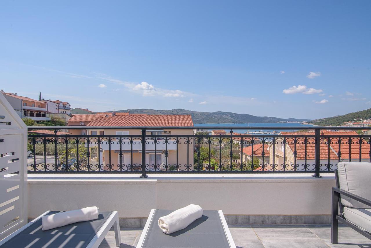 Villa Barbara & Zoran With Heated Swimming Pool Seget Vranjica Exterior photo