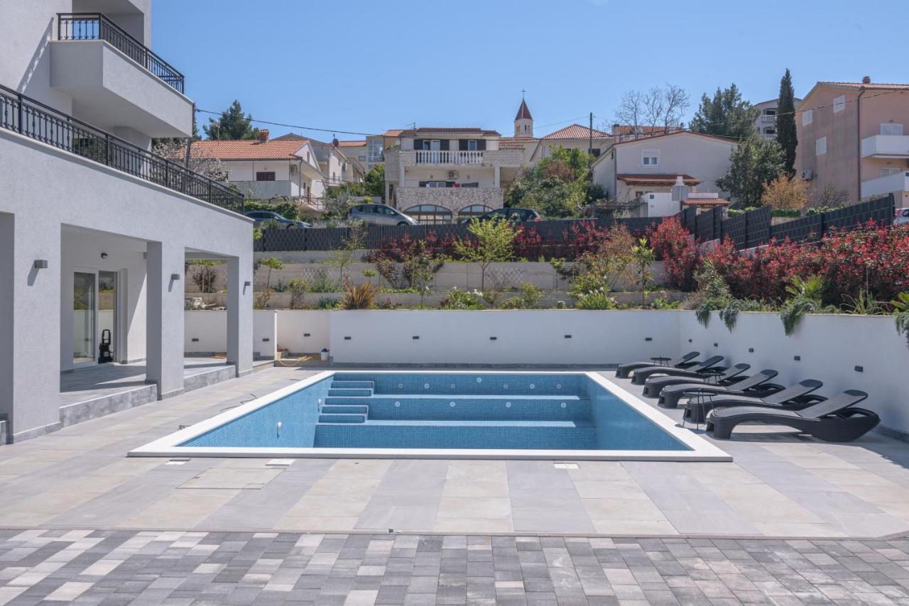 Villa Barbara & Zoran With Heated Swimming Pool Seget Vranjica Exterior photo