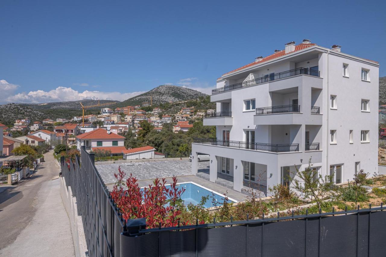 Villa Barbara & Zoran With Heated Swimming Pool Seget Vranjica Exterior photo