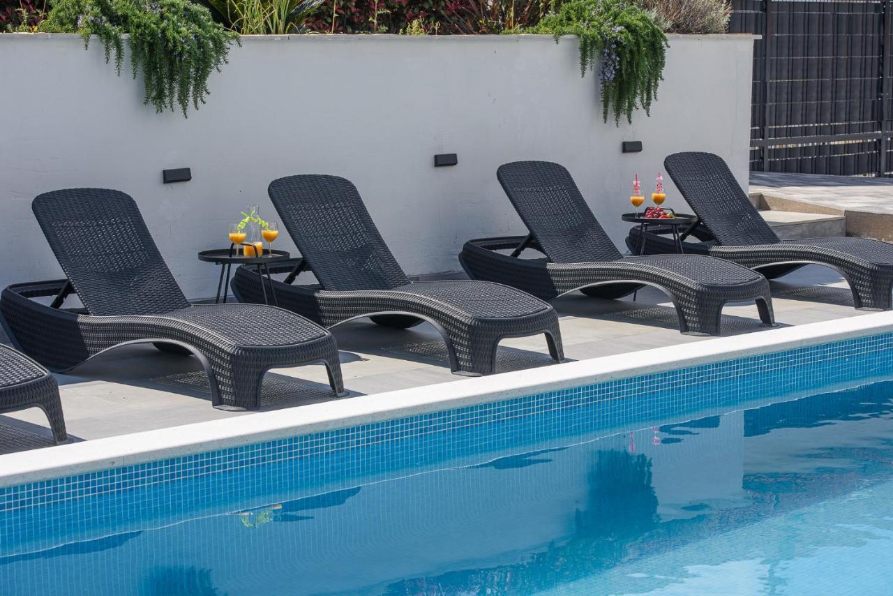 Villa Barbara & Zoran With Heated Swimming Pool Seget Vranjica Exterior photo
