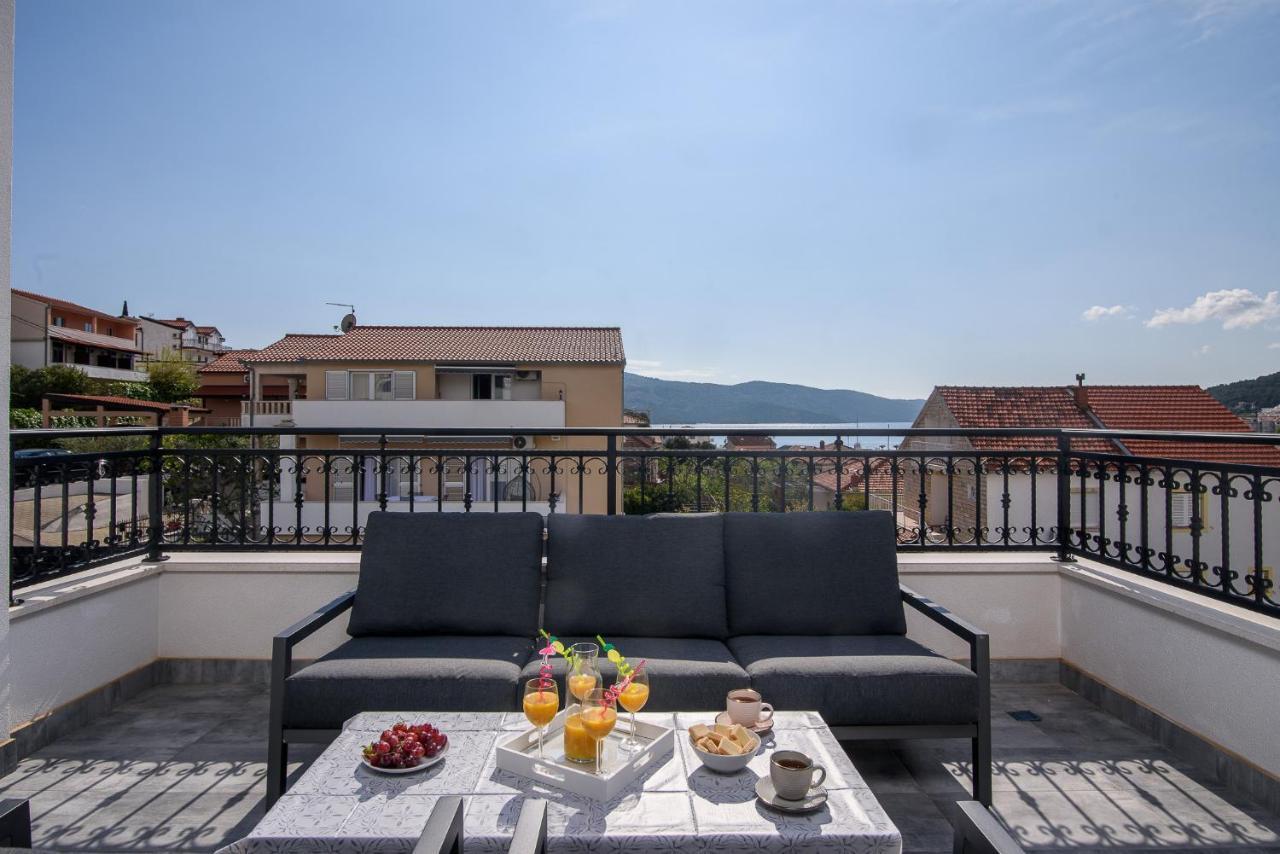 Villa Barbara & Zoran With Heated Swimming Pool Seget Vranjica Exterior photo