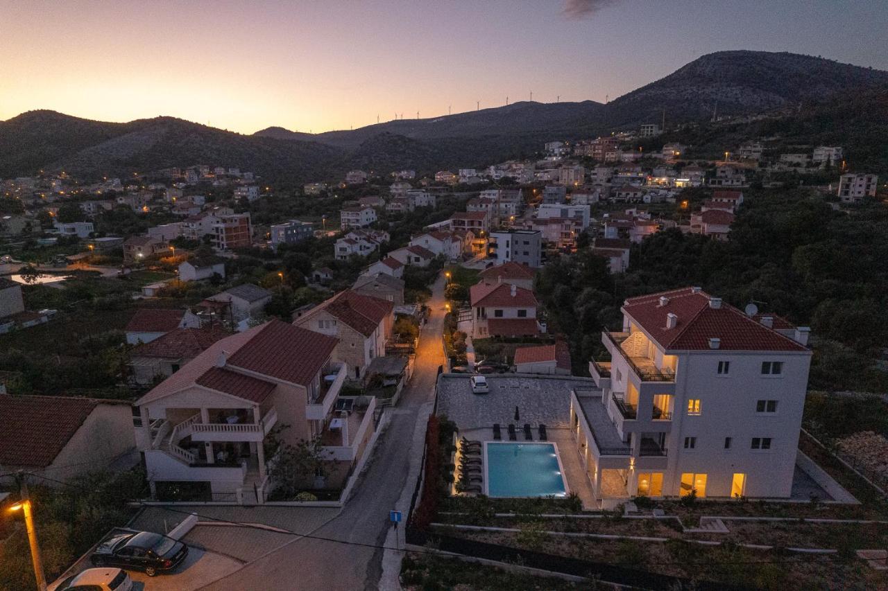 Villa Barbara & Zoran With Heated Swimming Pool Seget Vranjica Exterior photo