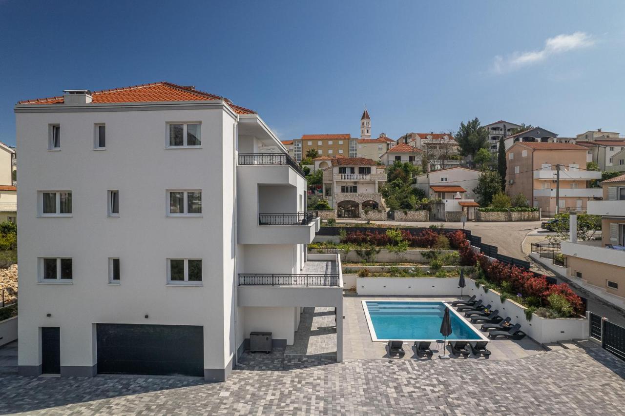 Villa Barbara & Zoran With Heated Swimming Pool Seget Vranjica Exterior photo