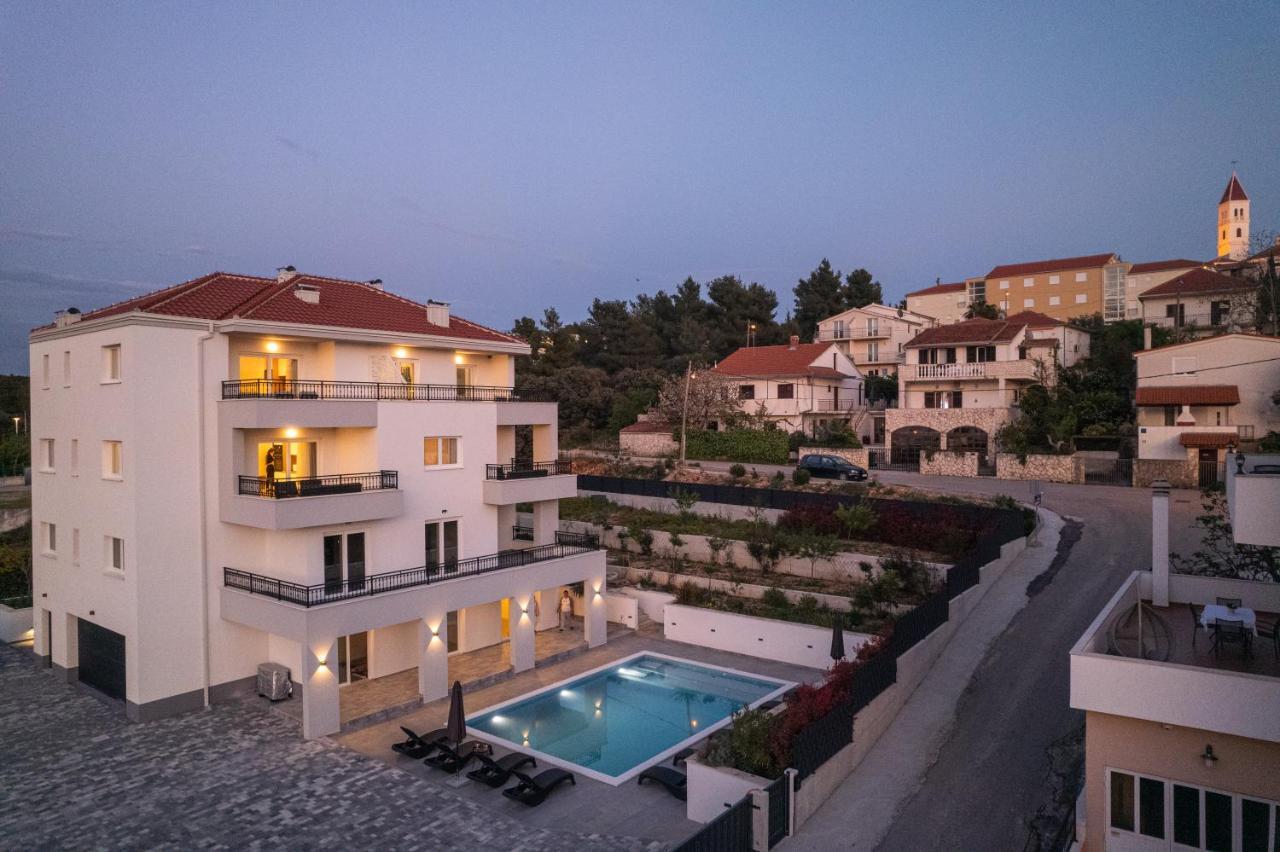 Villa Barbara & Zoran With Heated Swimming Pool Seget Vranjica Exterior photo