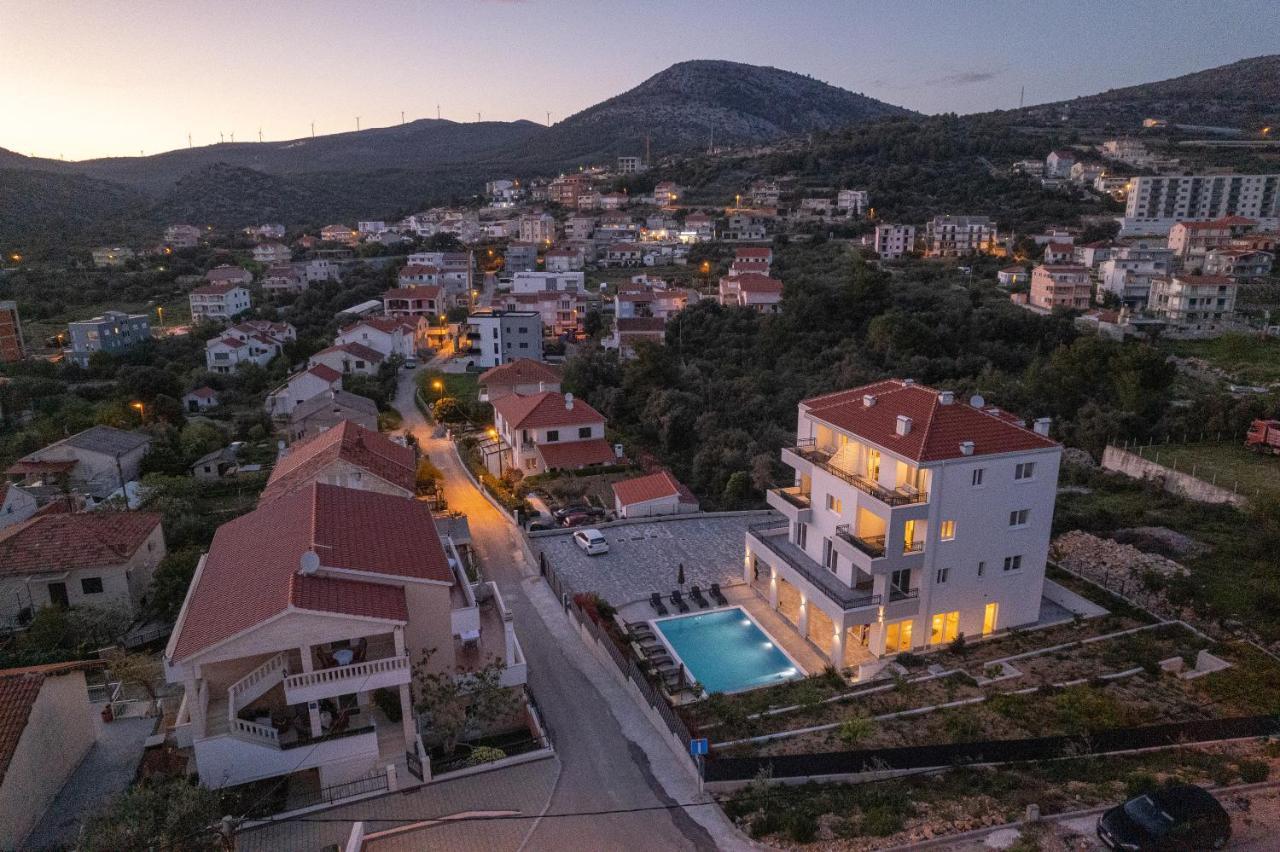 Villa Barbara & Zoran With Heated Swimming Pool Seget Vranjica Exterior photo