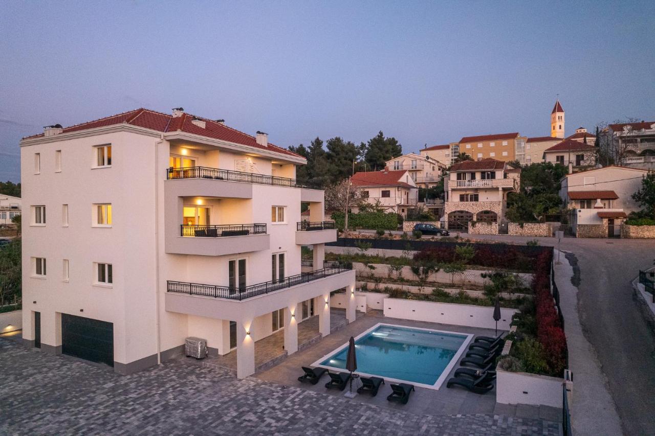 Villa Barbara & Zoran With Heated Swimming Pool Seget Vranjica Exterior photo