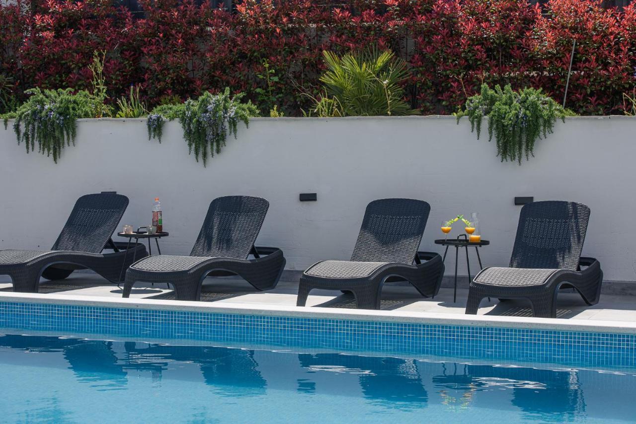 Villa Barbara & Zoran With Heated Swimming Pool Seget Vranjica Exterior photo
