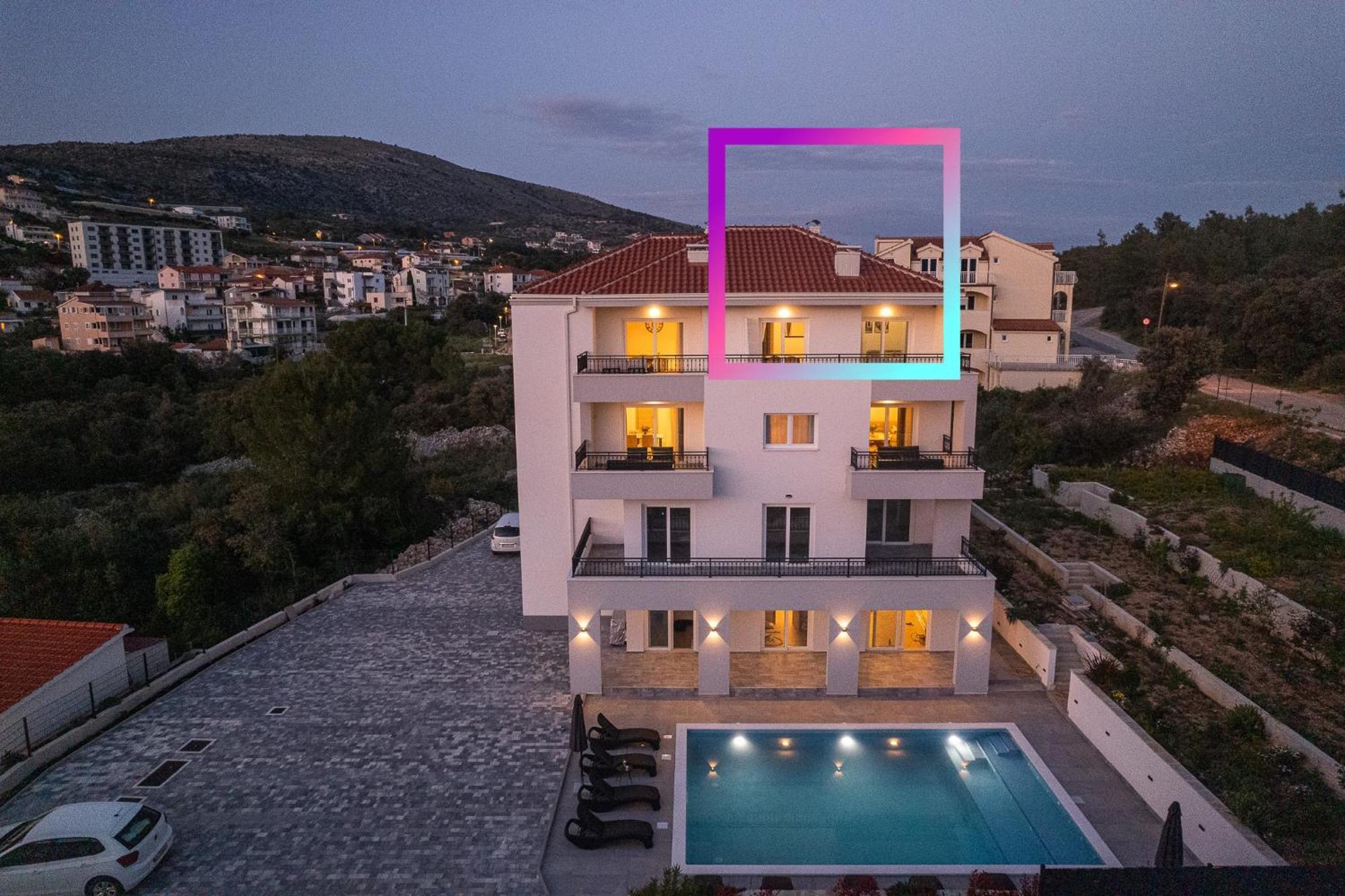 Villa Barbara & Zoran With Heated Swimming Pool Seget Vranjica Room photo