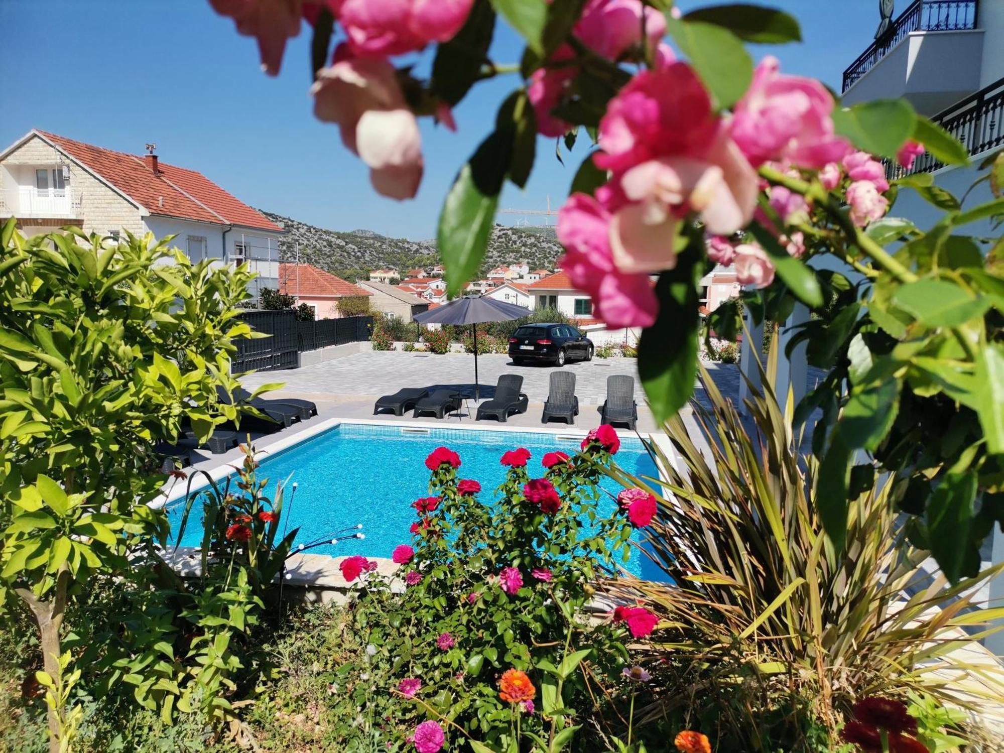 Villa Barbara & Zoran With Heated Swimming Pool Seget Vranjica Exterior photo