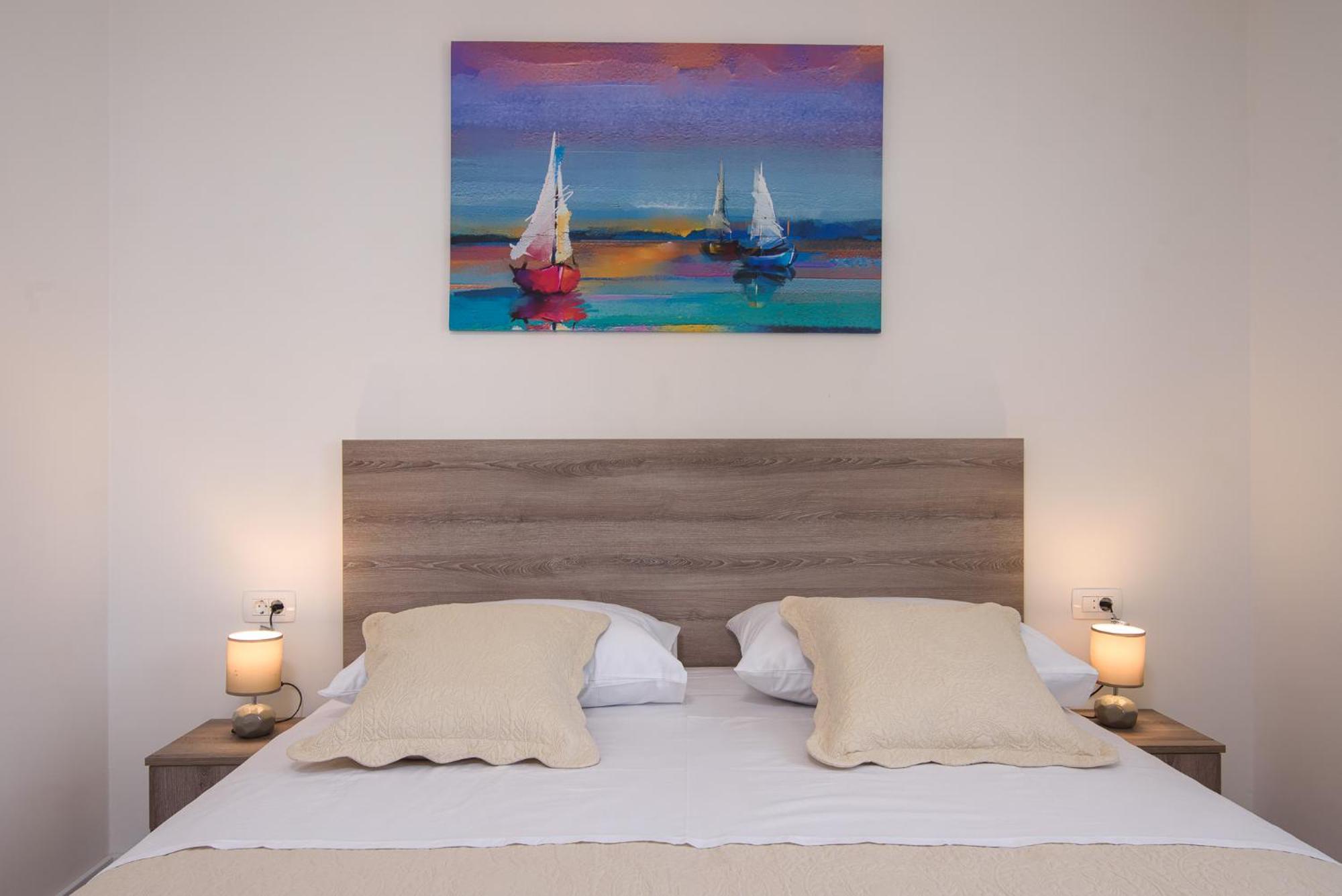 Villa Barbara & Zoran With Heated Swimming Pool Seget Vranjica Room photo