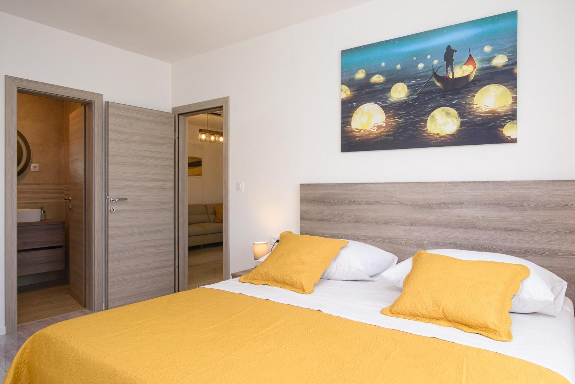 Villa Barbara & Zoran With Heated Swimming Pool Seget Vranjica Room photo